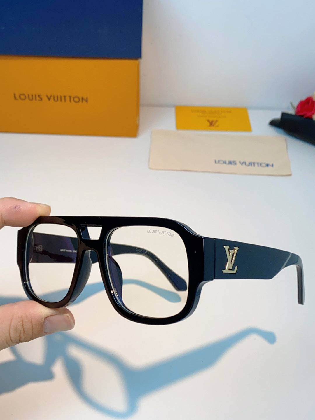 Louis Vuitton Aviator Black Lens Sunglasses for Men & Women - 371378 - detail image 6