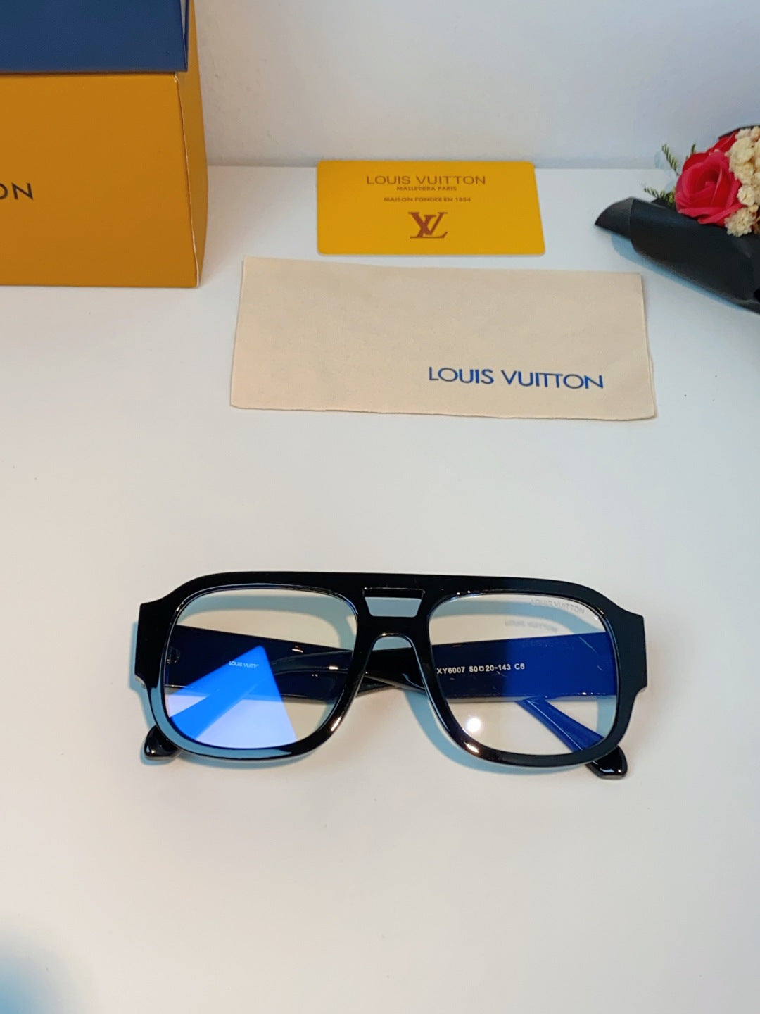 Louis Vuitton Aviator Black Lens Sunglasses for Men & Women - 371378 - detail image 9