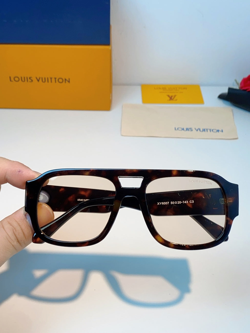 Louis Vuitton Aviator Black Lens Sunglasses for Men & Women - 371379 - detail image 4