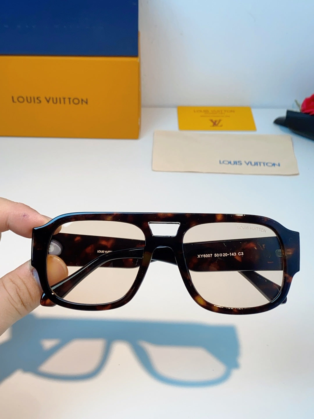 Louis Vuitton Aviator Black Lens Sunglasses for Men & Women - 371379 - detail image 4