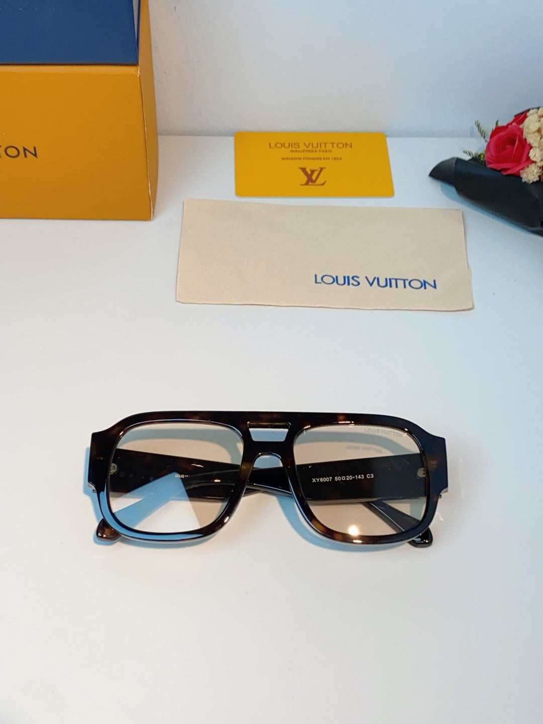 Louis Vuitton Aviator Black Lens Sunglasses for Men & Women - 371379 - detail image 9