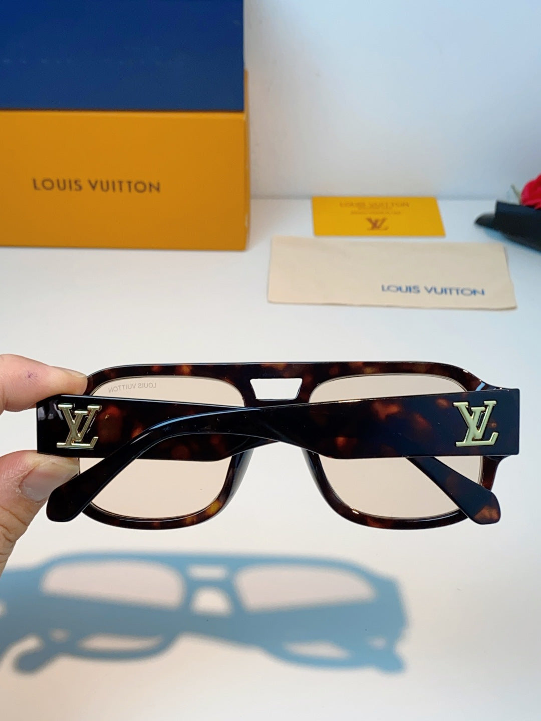 Louis Vuitton Aviator Black Lens Sunglasses for Men & Women - 371379 - detail image 5