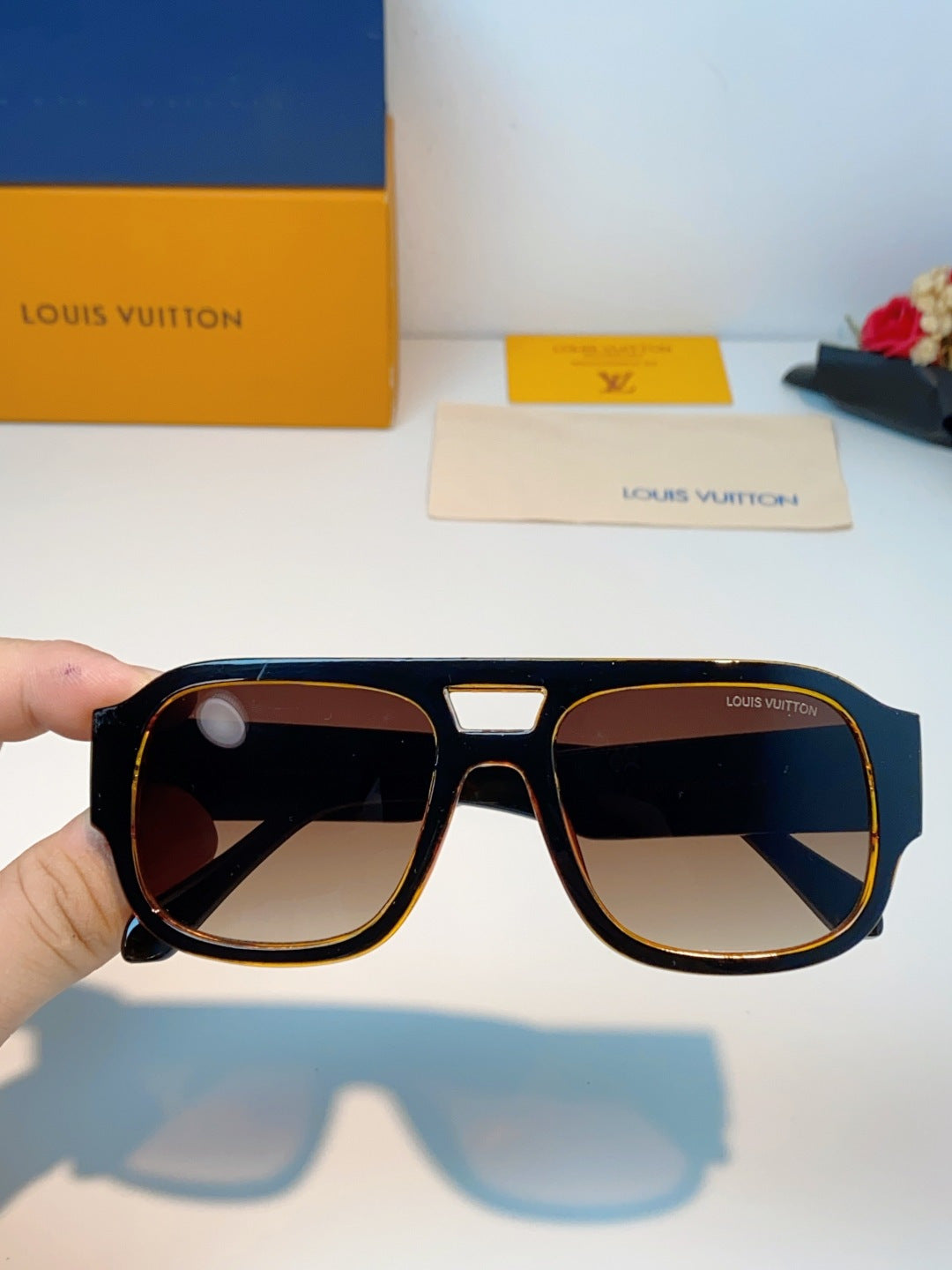 Louis Vuitton Aviator Black Lens Sunglasses for Men & Women - 371380 - detail image 4