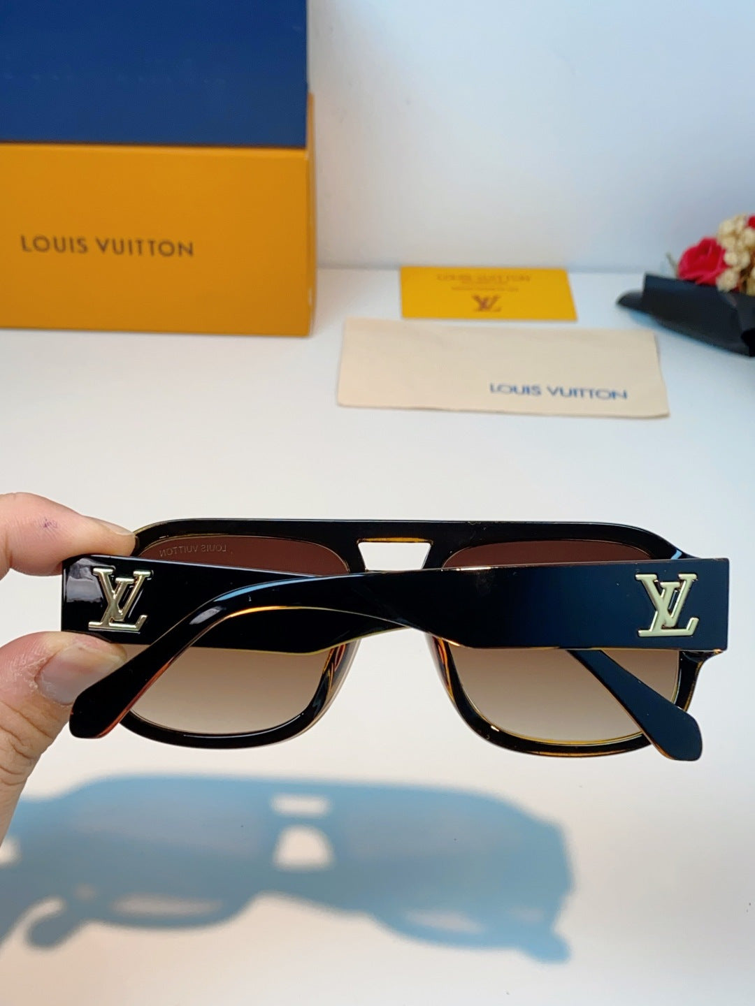 Louis Vuitton Aviator Black Lens Sunglasses for Men & Women - 371380 - detail image 5