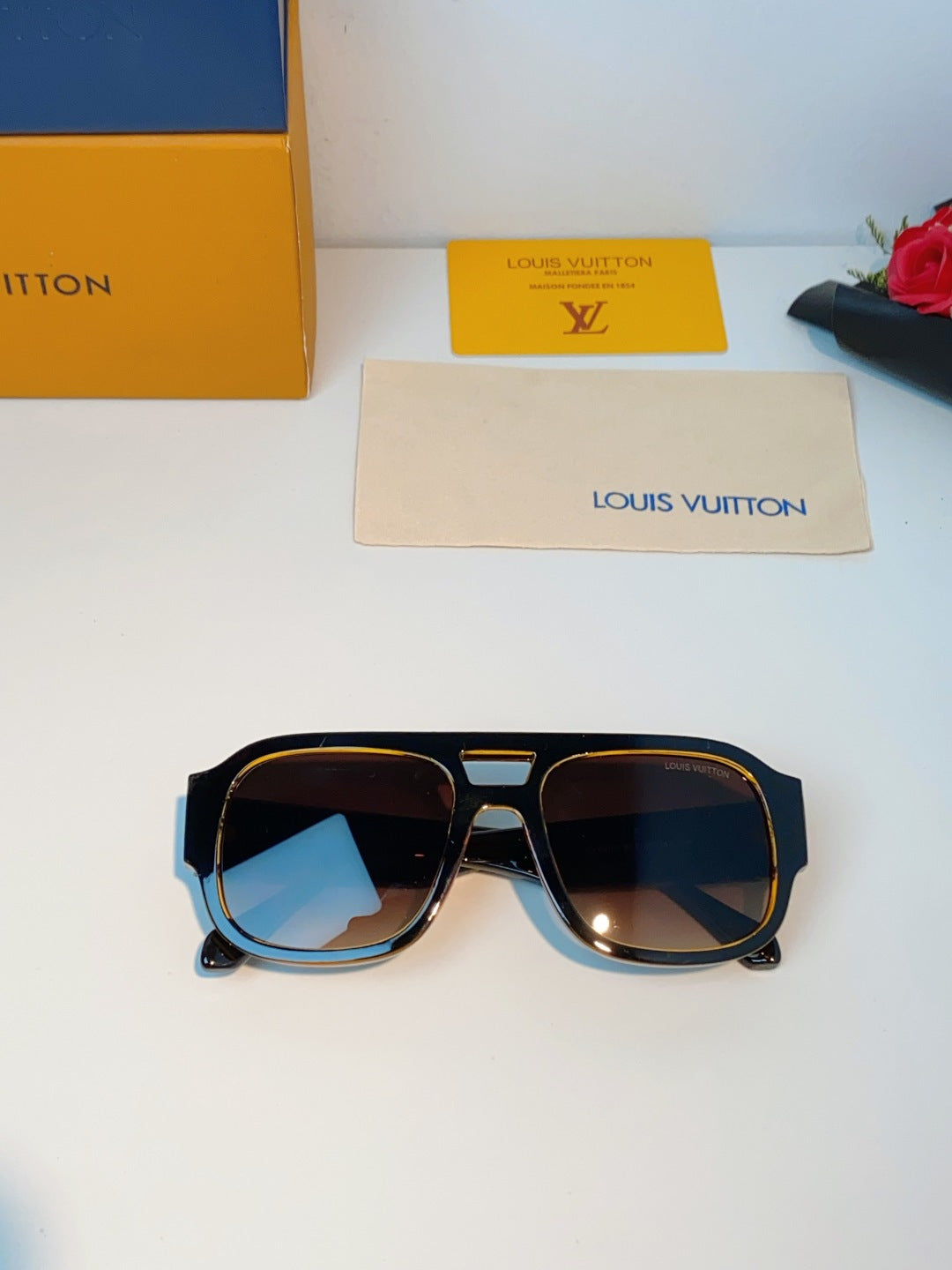 Louis Vuitton Aviator Black Lens Sunglasses for Men & Women - 371380 - detail image 9