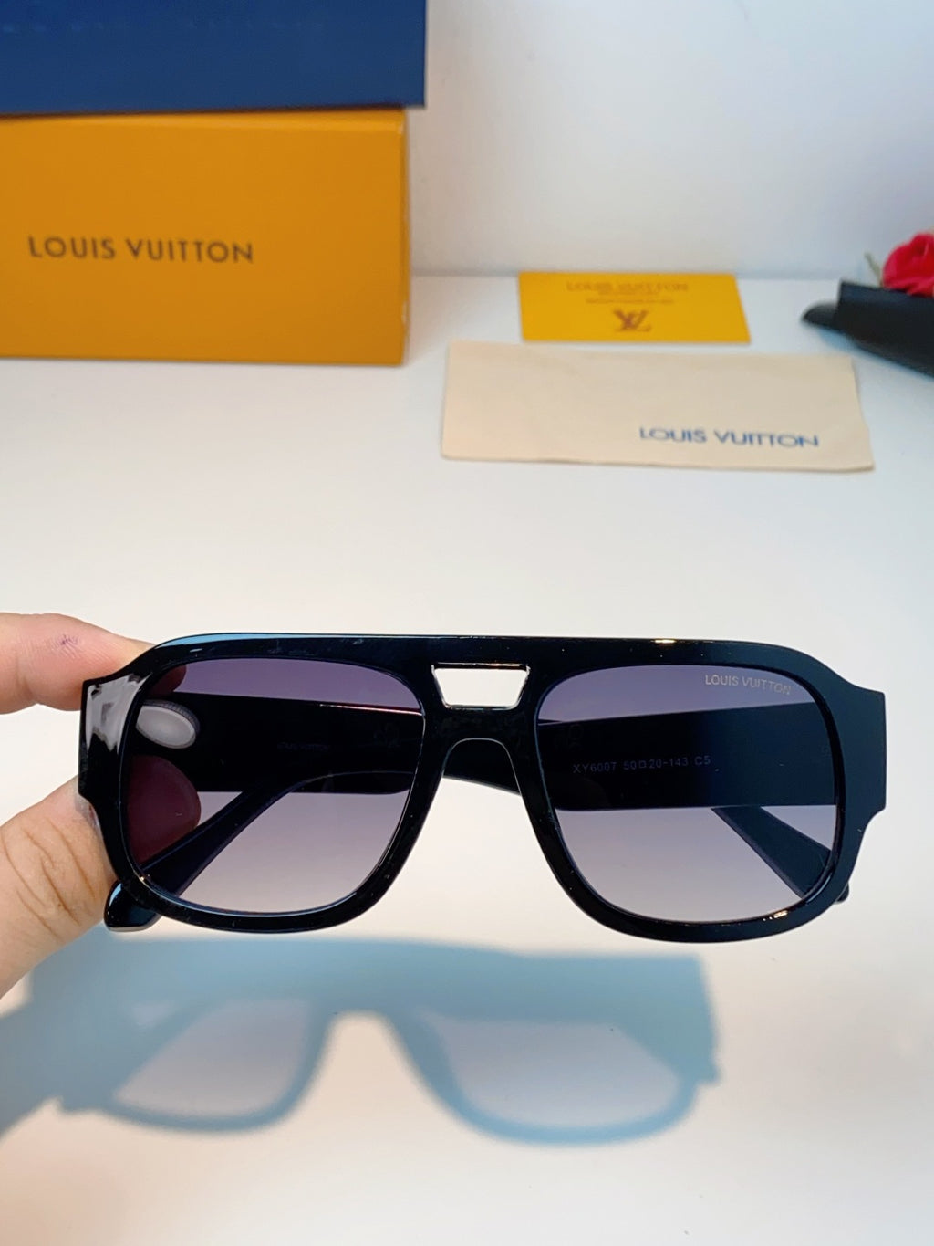 Louis Vuitton Aviator Blue Lens Sunglasses for Men & Women - 371382 - detail image 4
