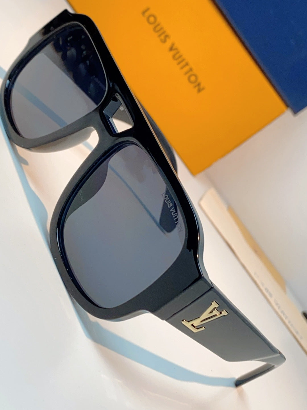 Louis Vuitton Aviator Blue Lens Sunglasses for Men & Women - detail image 7