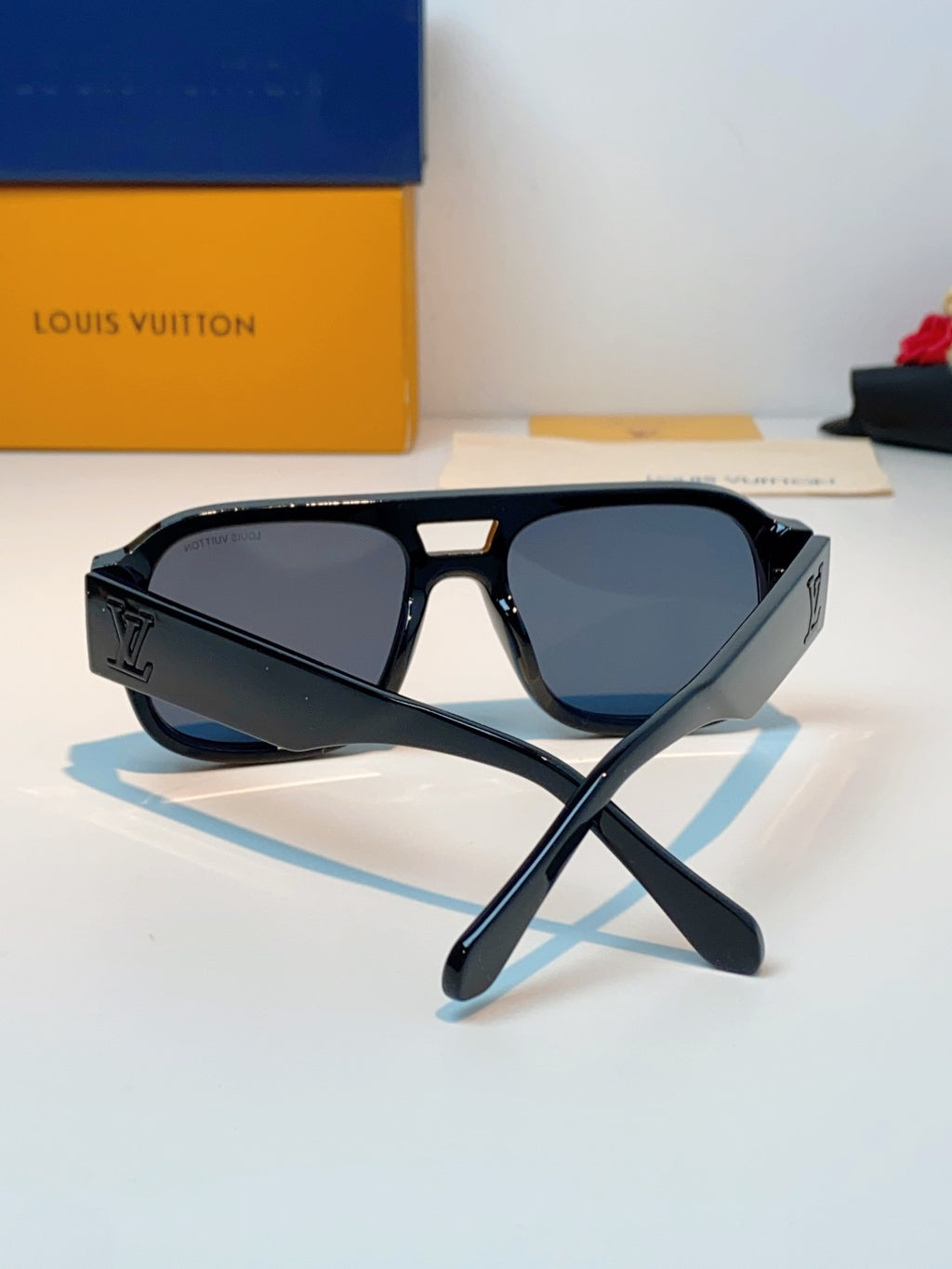 Louis Vuitton Aviator Black Lens Sunglasses for Men & Women - 371384 - detail image 3