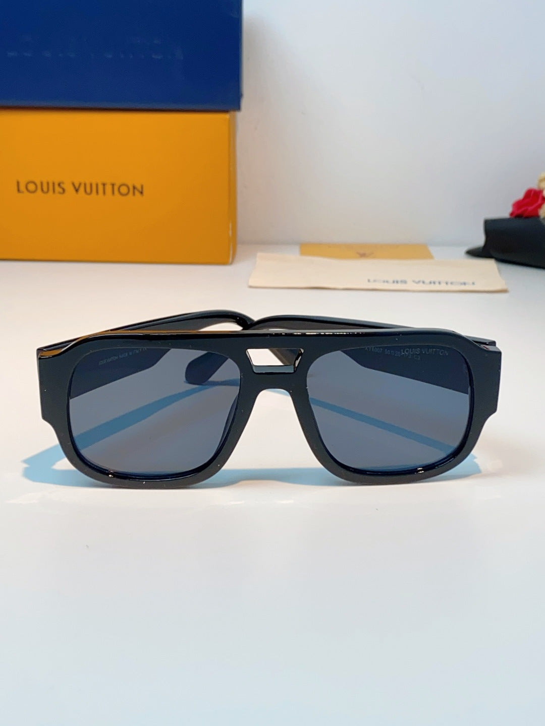 Louis Vuitton Aviator Black Lens Sunglasses for Men & Women - 371384 - detail image 2