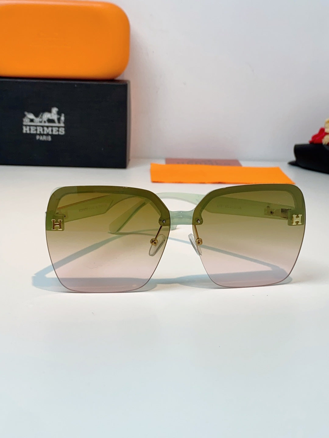 Hermès Lightweight Rimless Brown Lens Sunglasses for Men & Women - 416519 - detail image 2