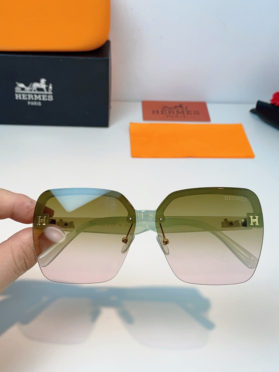 Hermès Lightweight Rimless Brown Lens Sunglasses for Men & Women - 416519 - detail image 4
