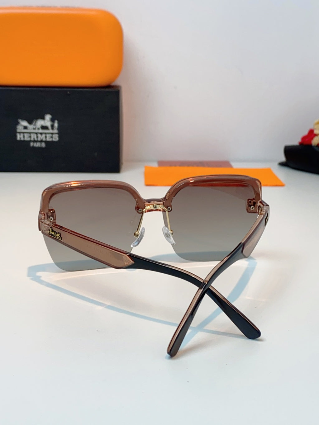 Hermès Lightweight Rimless Red Lens Sunglasses for Men & Women - 416520 - detail image 3