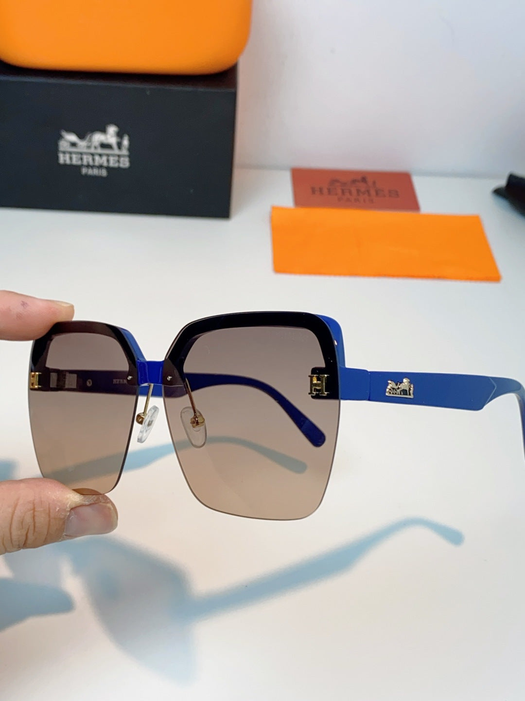 Hermès Lightweight Rimless Brown Lens Sunglasses for Men & Women - 416522 - detail image 6