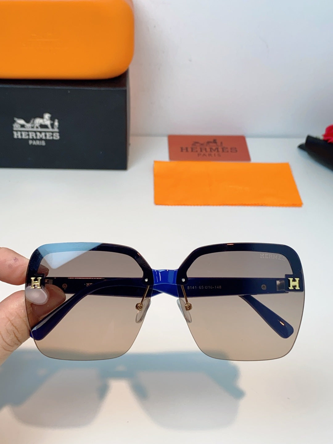 Hermès Lightweight Rimless Brown Lens Sunglasses for Men & Women - 416522 - detail image 4