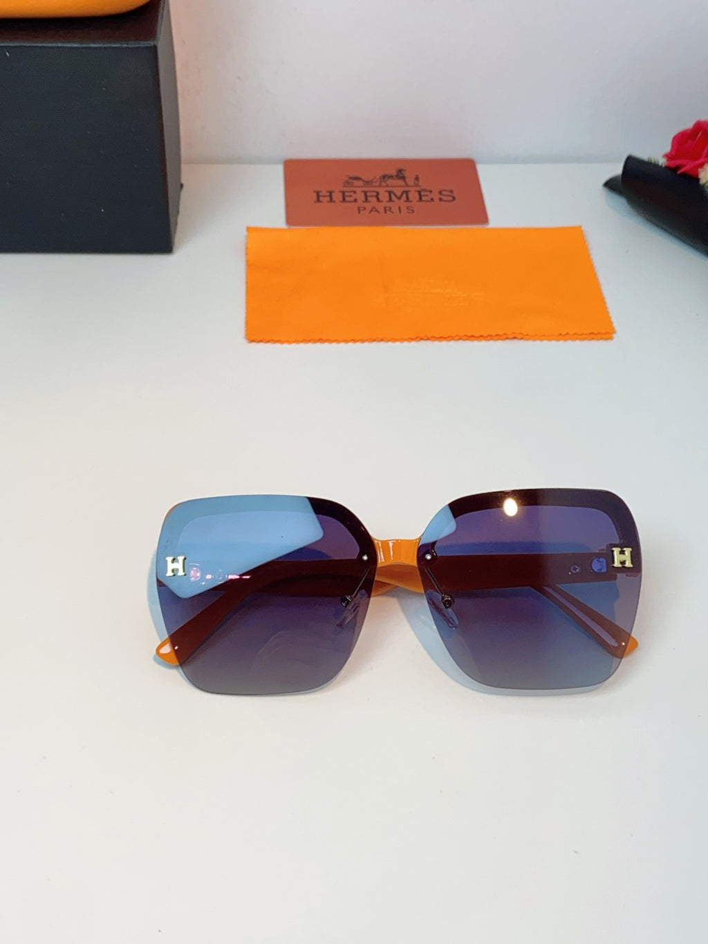 Hermès Lightweight Rimless Brown Lens Sunglasses for Men & Women - 416523 - detail image 9