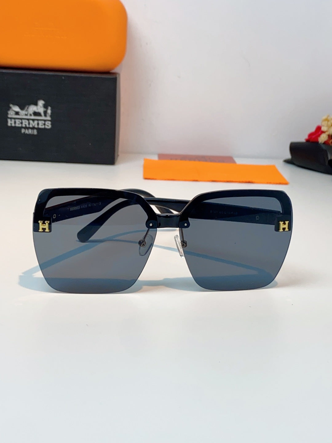 Hermès Lightweight Rimless Gray Lens Sunglasses for Men & Women - detail image 2