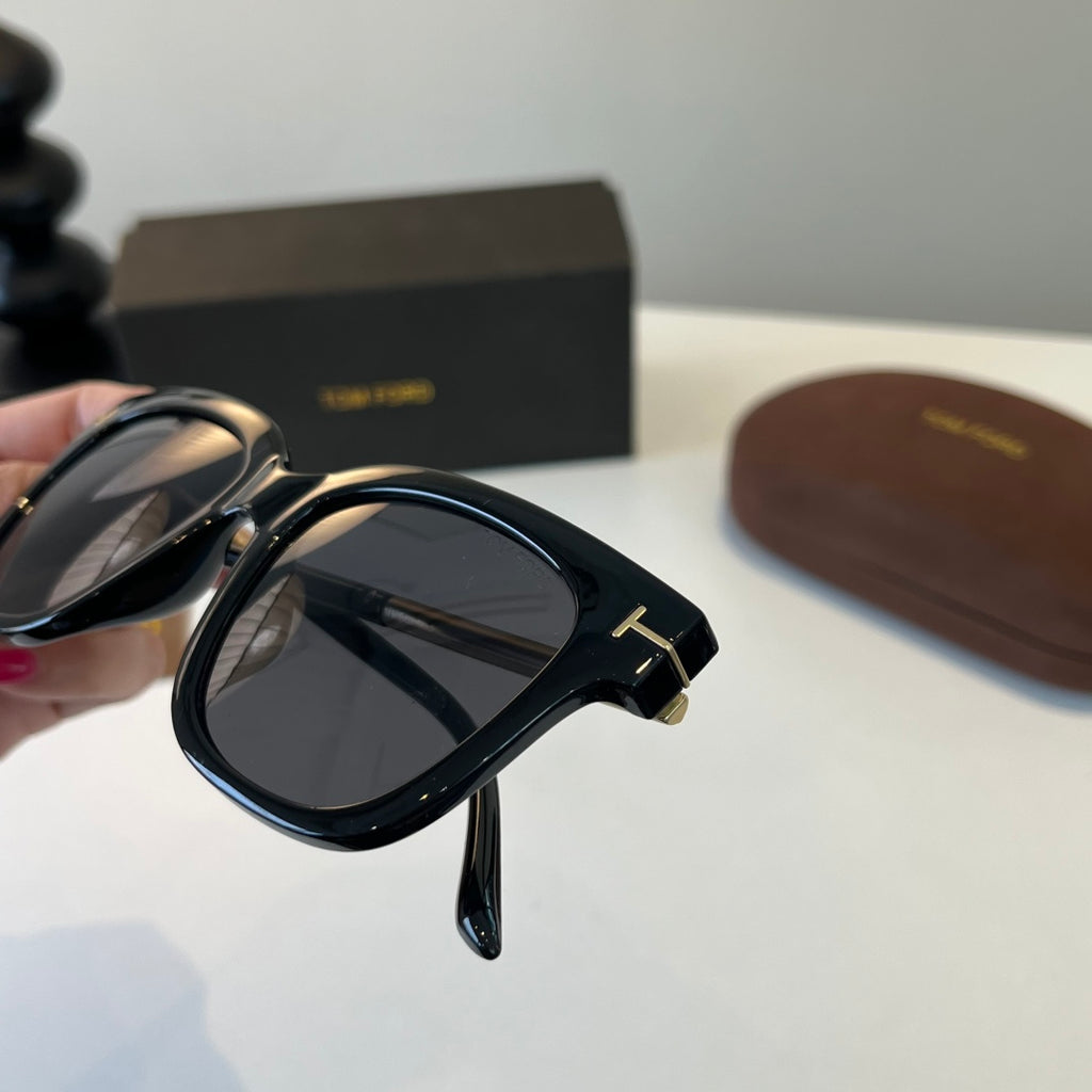 Tom Ford Fashion Black Lens Sunglasses for Men & Women - 487916 - detail image 6