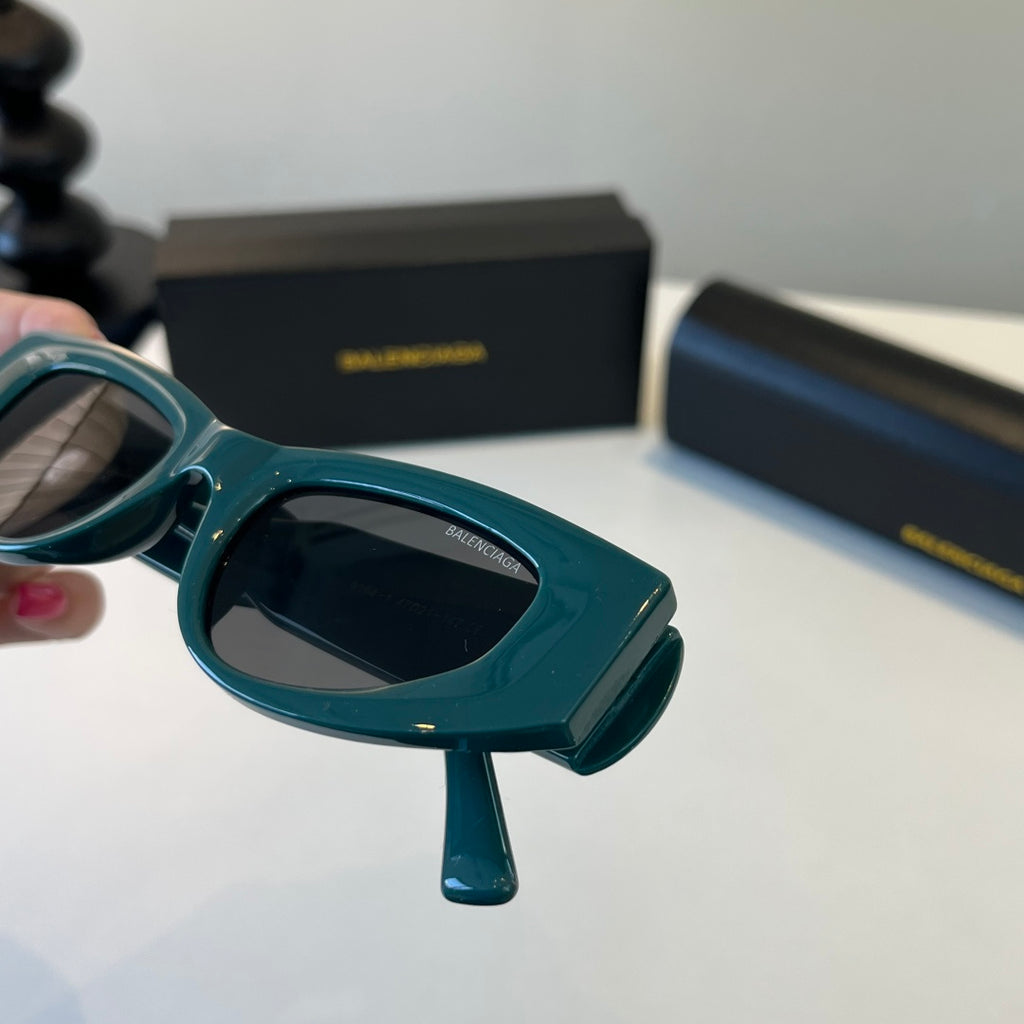 Balenciaga Rectangular Black Lens Sunglasses for Men & Women - 432547 - detail image 5