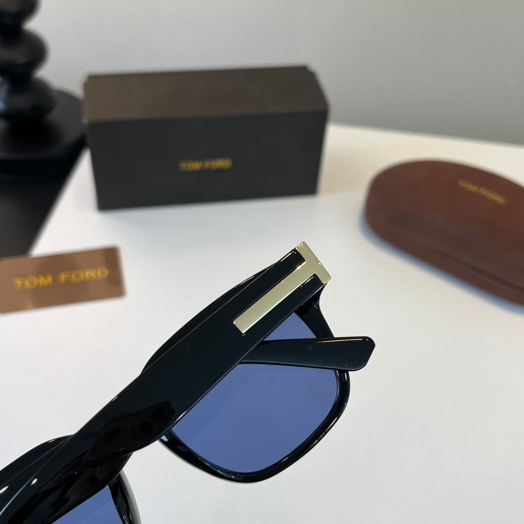 Tom Ford Fashion Blue Lens Sunglasses for Men & Women - 432888 - detail image 6