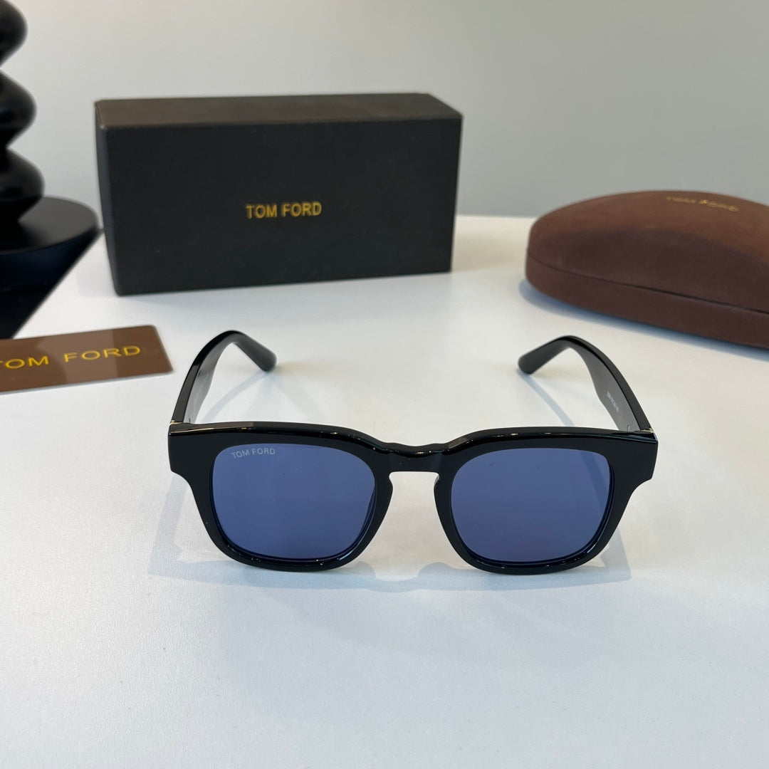 Tom Ford Fashion Blue Lens Sunglasses for Men & Women - 487917 - detail image 2