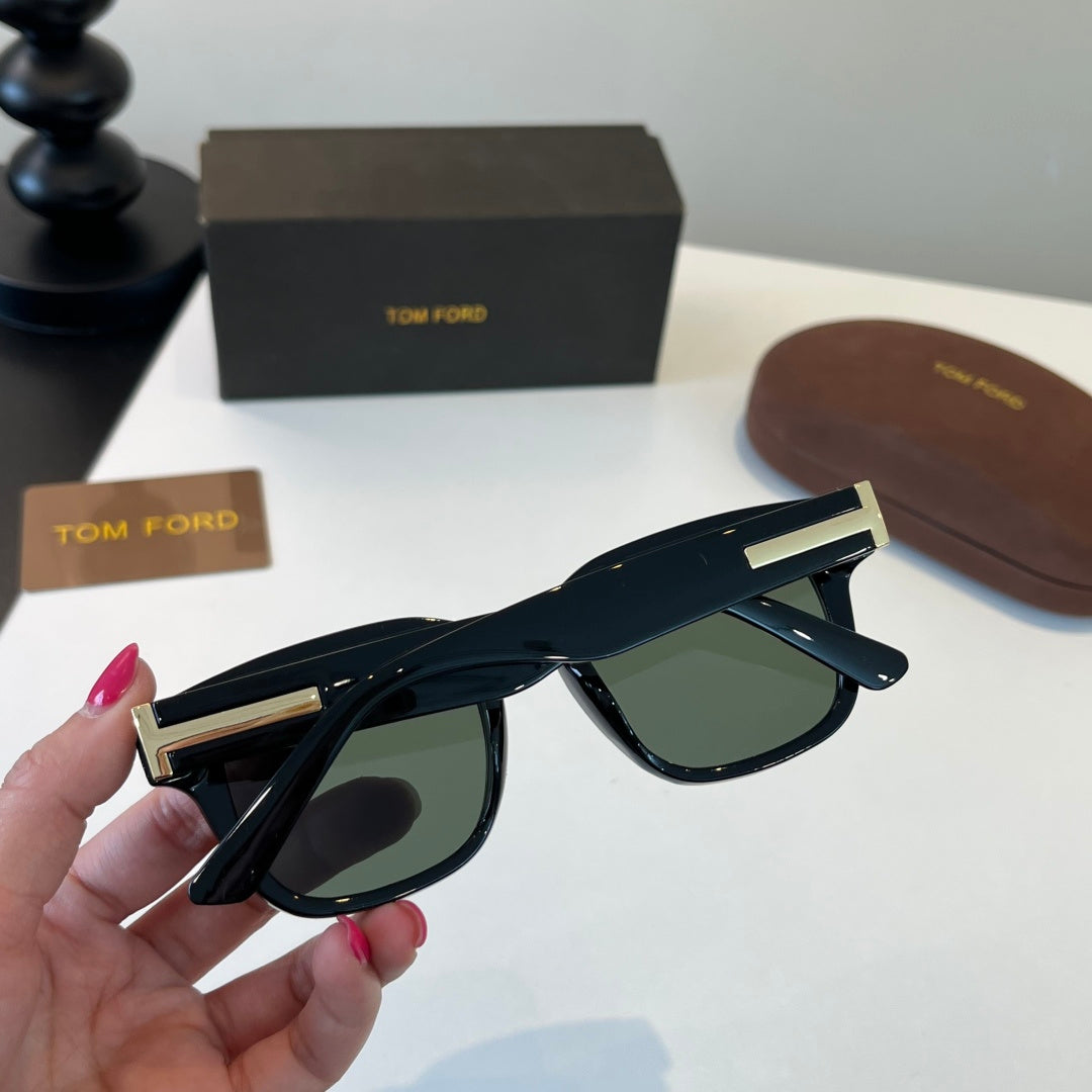 Tom Ford Fashion Black Lens Sunglasses for Men & Women - 487919 - detail image 8