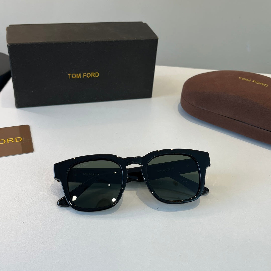 Tom Ford Fashion Black Lens Sunglasses for Men & Women - 487919 - detail image 5