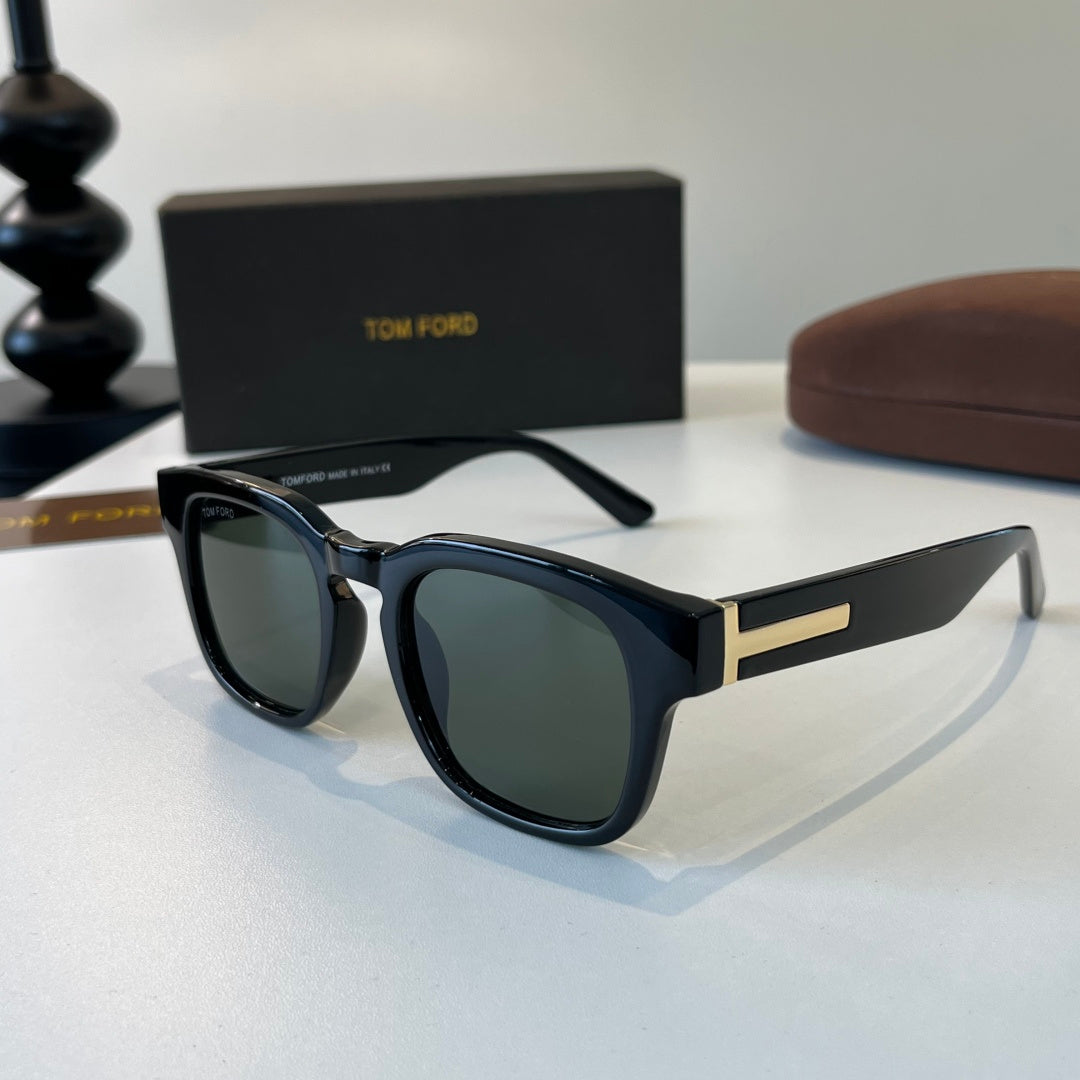 Tom Ford Fashion Black Lens Sunglasses for Men & Women - 487919 - detail image 3