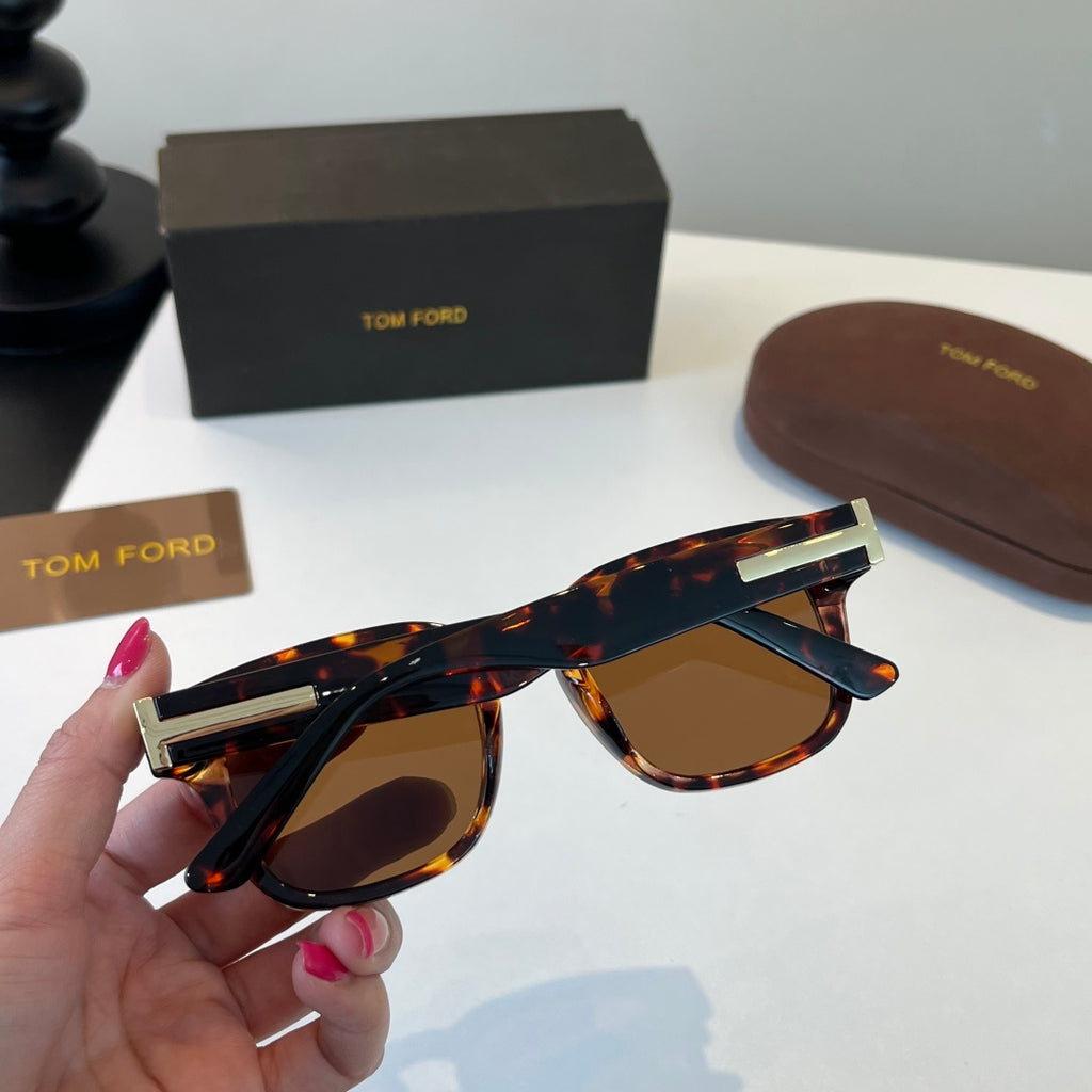 Tom Ford Fashion Black Lens Sunglasses for Men & Women - 487920 - detail image 8