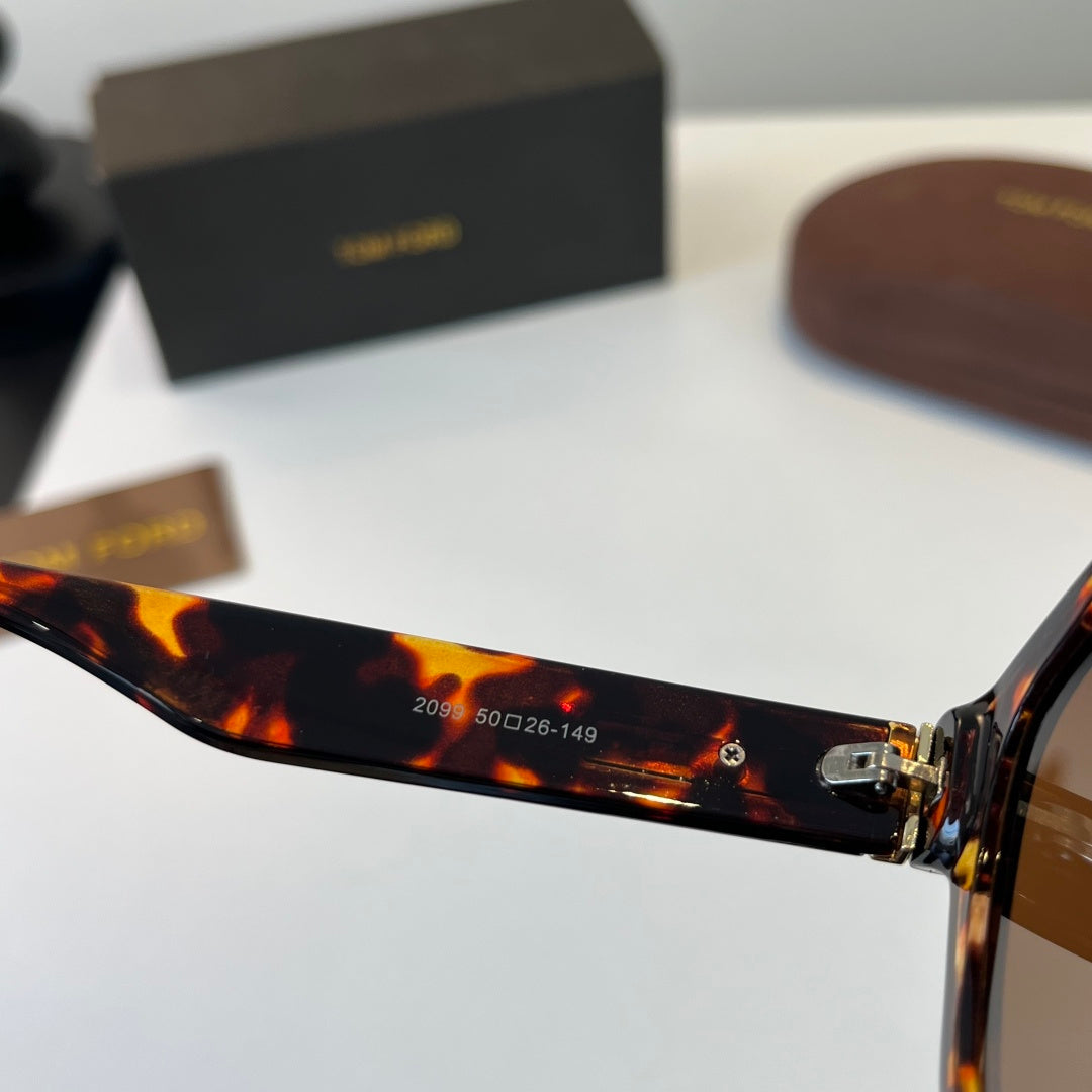 Tom Ford Fashion Black Lens Sunglasses for Men & Women - 487920 - detail image 9
