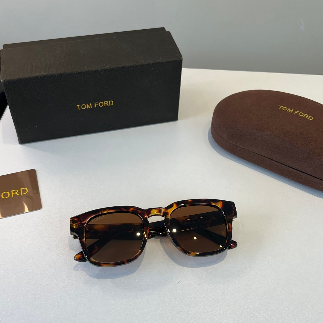 Tom Ford Fashion Black Lens Sunglasses for Men & Women - 487920 - detail image 5