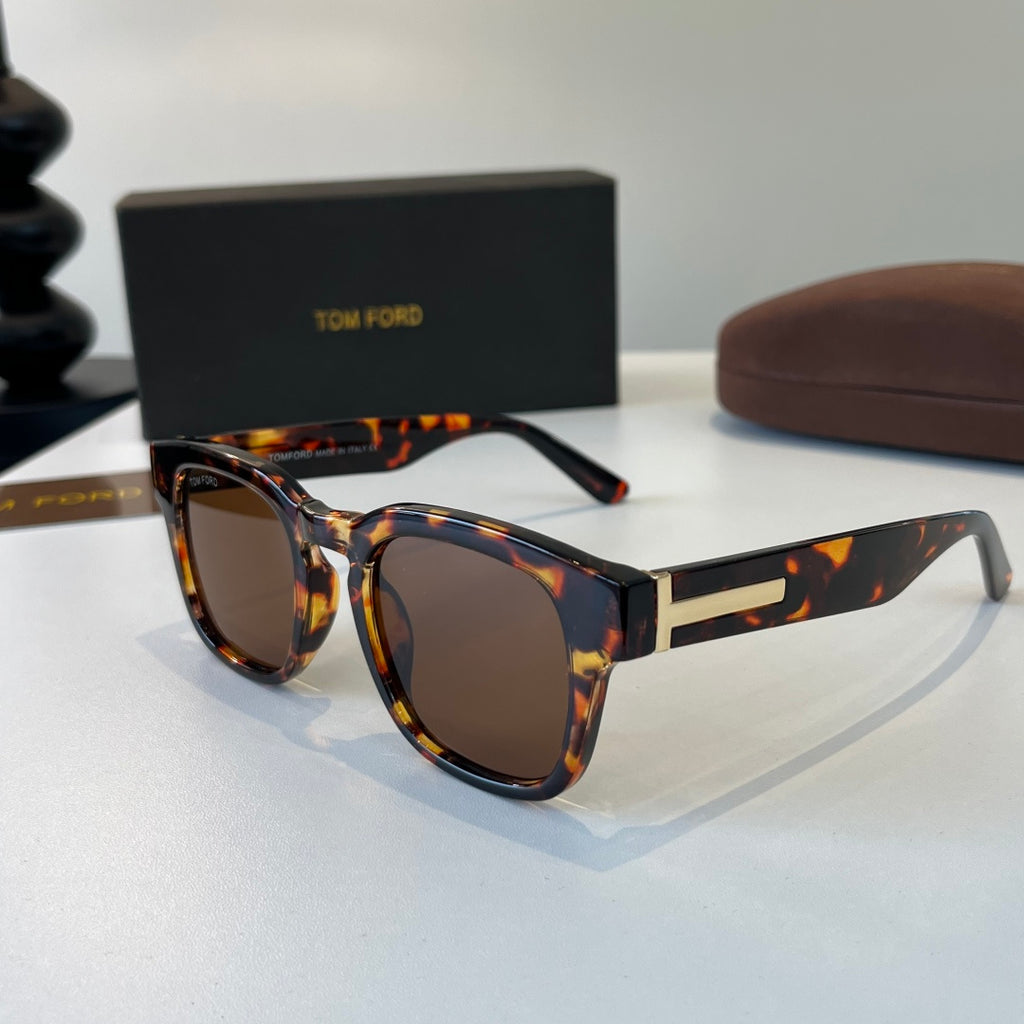 Tom Ford Fashion Black Lens Sunglasses for Men & Women - 487920 - detail image 3