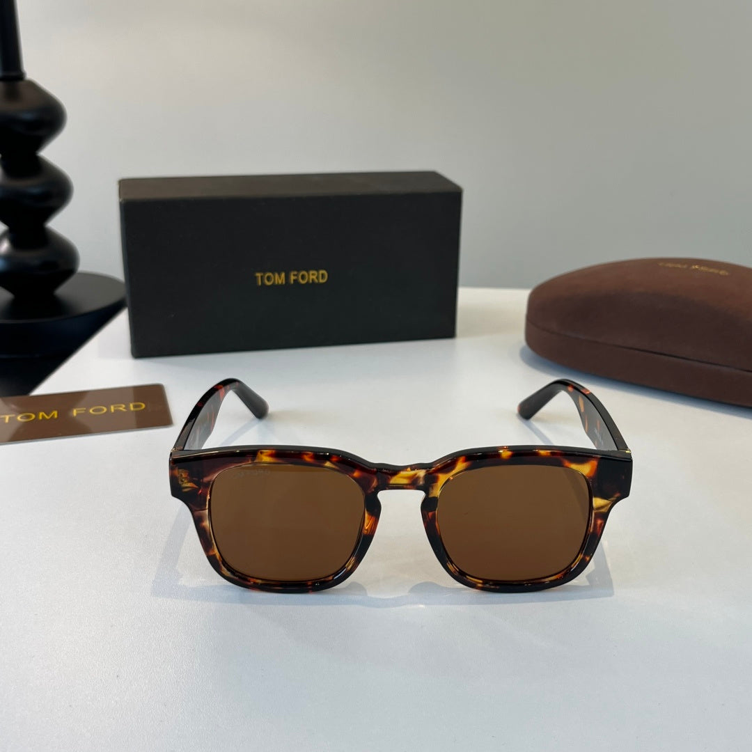 Tom Ford Fashion Black Lens Sunglasses for Men & Women - 487920 - detail image 2