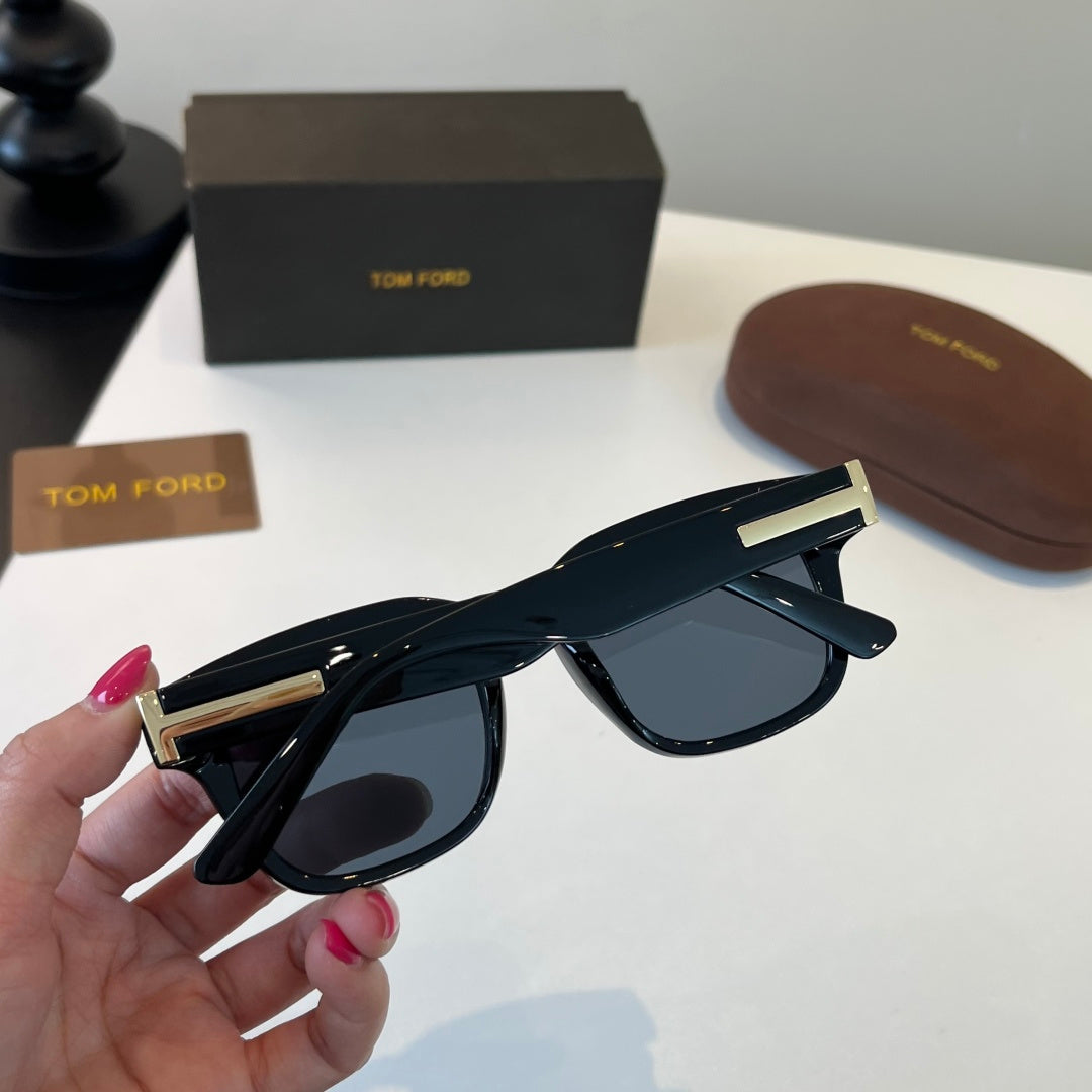 Tom Ford Fashion Black Lens Sunglasses for Men & Women - 487921 - detail image 8