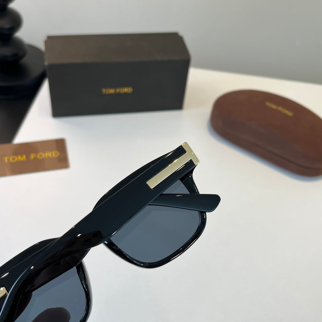 Tom Ford Fashion Black Lens Sunglasses for Men & Women - 487921 - detail image 7