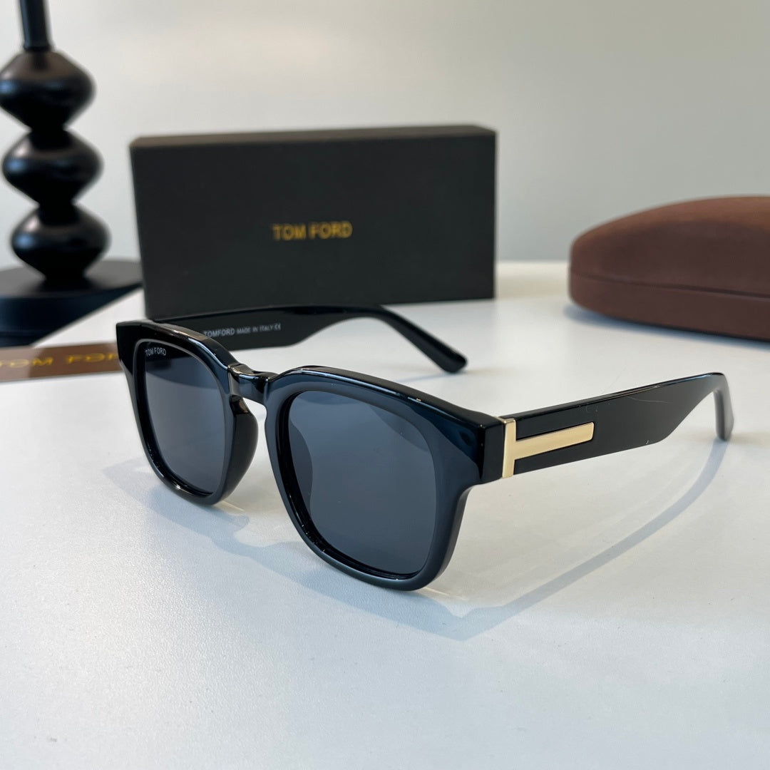 Tom Ford Fashion Black Lens Sunglasses for Men & Women - 487921 - detail image 3
