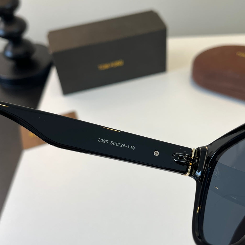 Tom Ford Fashion Black Lens Sunglasses for Men & Women - 487921 - detail image 9