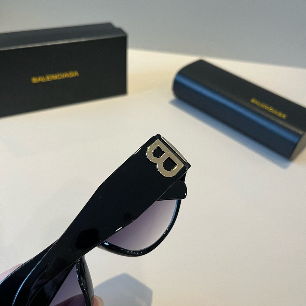 Balenciaga Rectangular Black Lens Sunglasses for Men & Women - 416093 - detail image 8