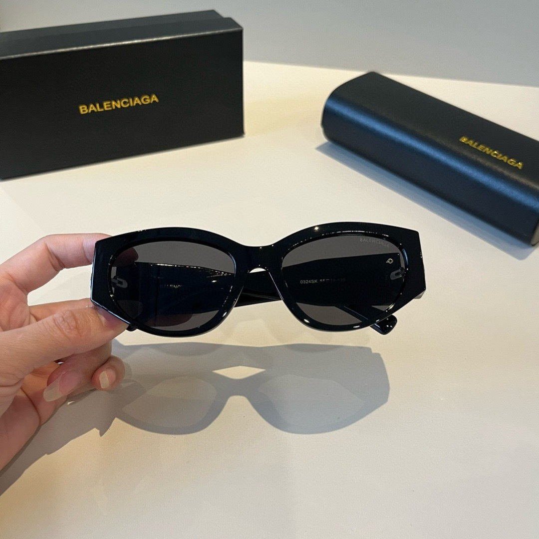 Balenciaga Rectangular Black Lens Sunglasses for Men & Women - 416089 - detail image 8