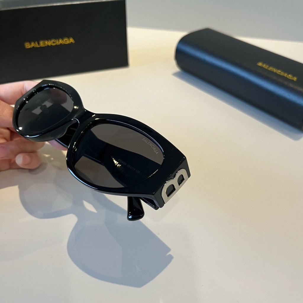 Balenciaga Rectangular Black Lens Sunglasses for Men & Women - 416144 - detail image 7