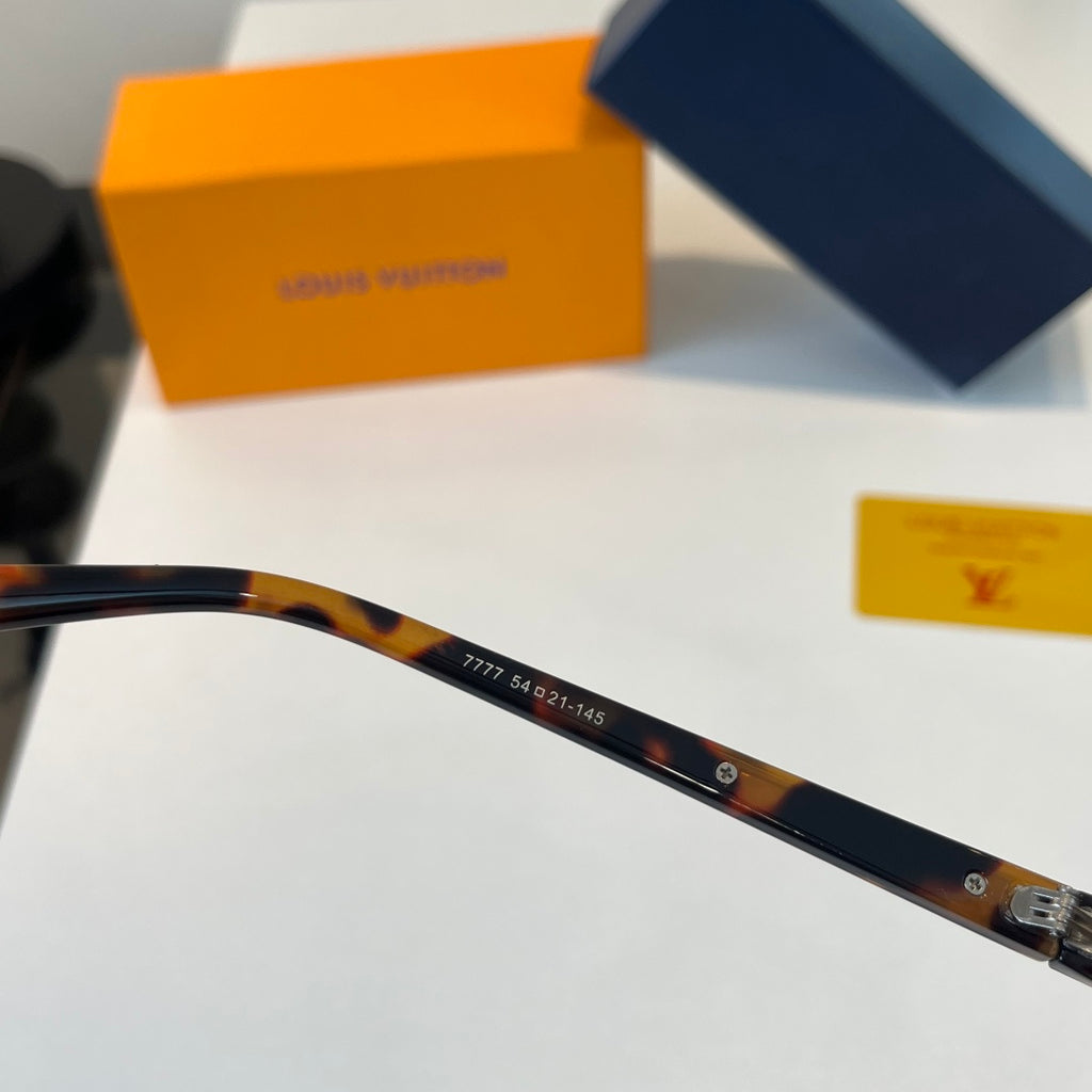 Louis Vuitton Fashion Black Lens Sunglasses for Men & Women - 414784 - detail image 9