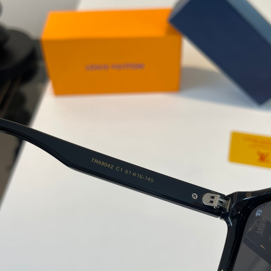 Louis Vuitton Fashion Black Lens Sunglasses for Men & Women - 414788 - detail image 9