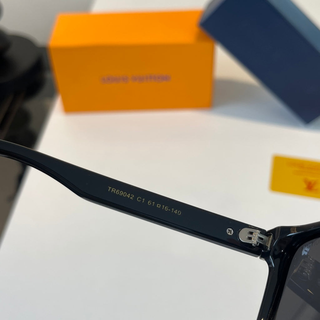Louis Vuitton Fashion Black Lens Sunglasses for Men & Women - 371417 - detail image 9