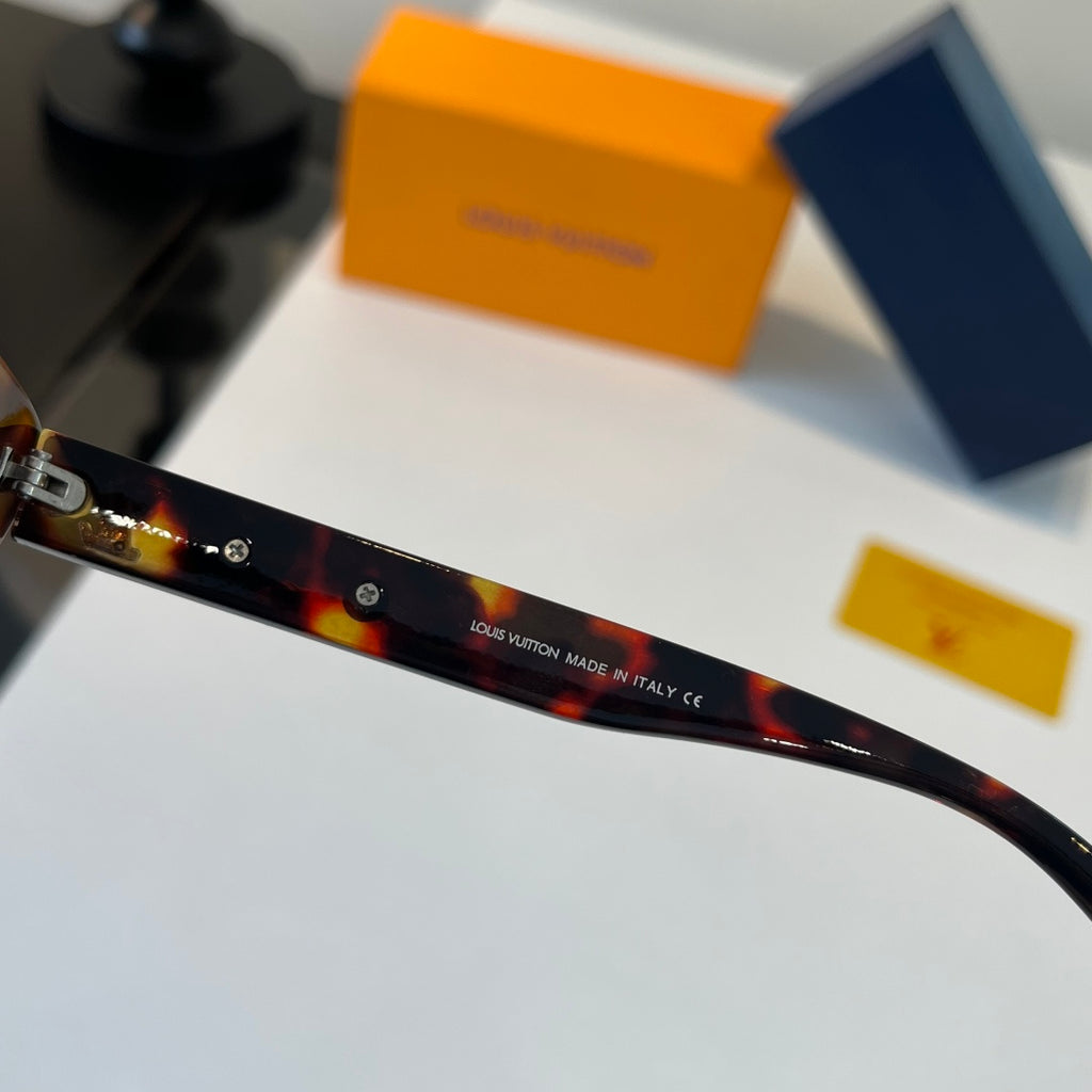Louis Vuitton Fashion Black Lens Sunglasses for Men & Women - 371418 - detail image 10