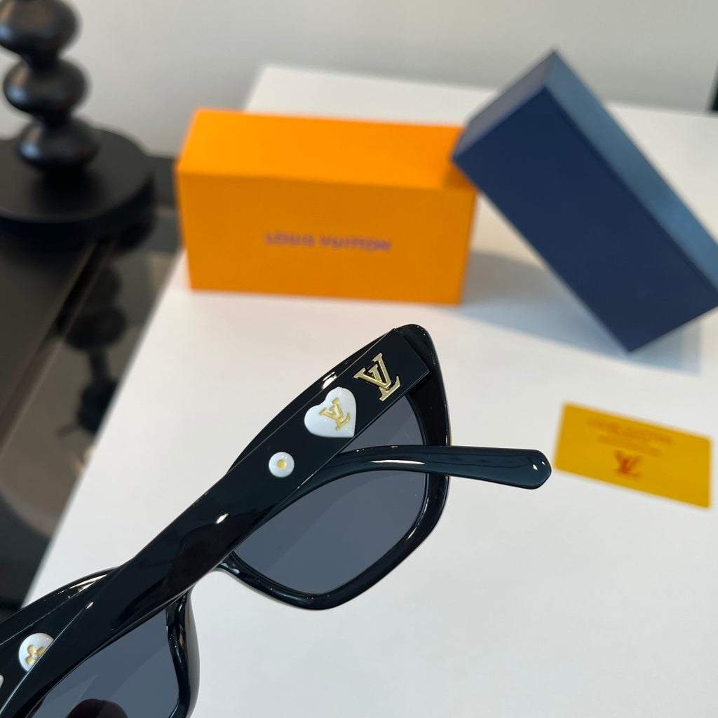 Louis Vuitton Fashion Black Lens Sunglasses for Men & Women - 414790 - detail image 6