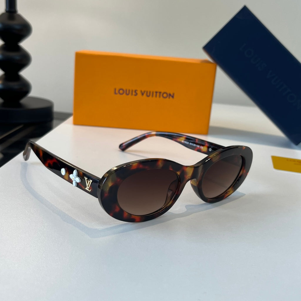 Louis Vuitton Fashion Black Lens Sunglasses for Men & Women - 414794