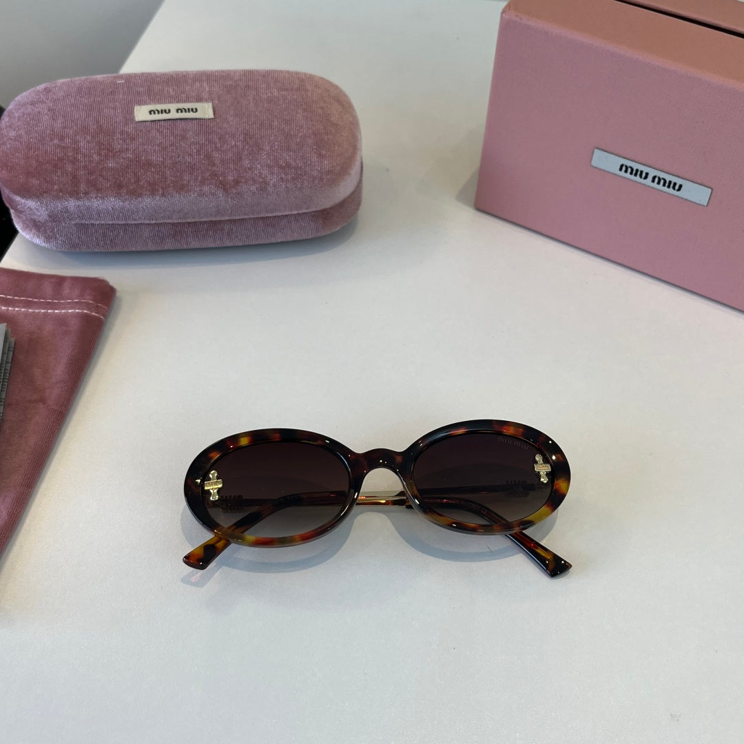 Miu Miu Fashion Silver Lens Sunglasses for Men & Women - 487597 - detail image 4