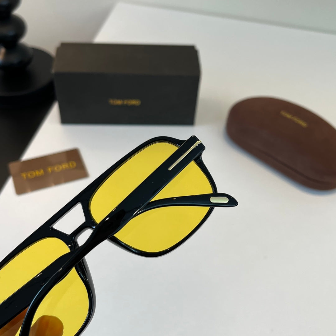 Tom Ford Fashion Yellow Lens Sunglasses for Men & Women - detail image 7