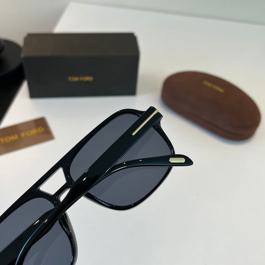 Tom Ford Fashion Black Lens Sunglasses for Men & Women - 466326 - detail image 7