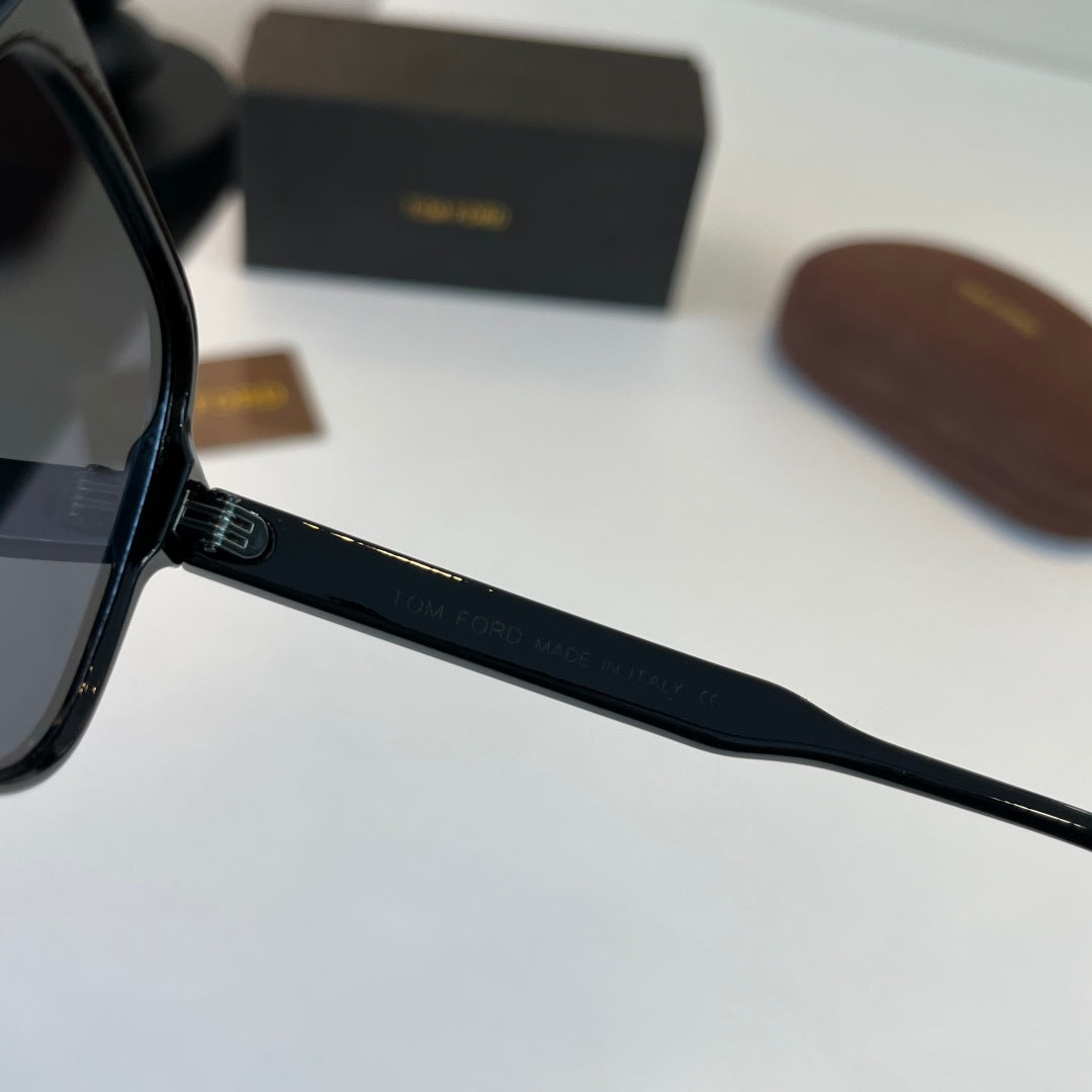 Tom Ford Fashion Black Lens Sunglasses for Men & Women - 449933 - detail image 10