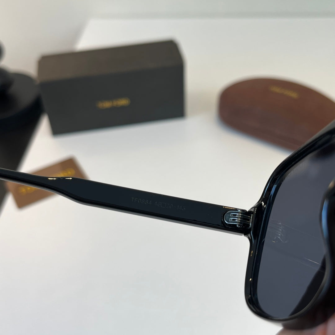 Tom Ford Fashion Black Lens Sunglasses for Men & Women - 466326 - detail image 9